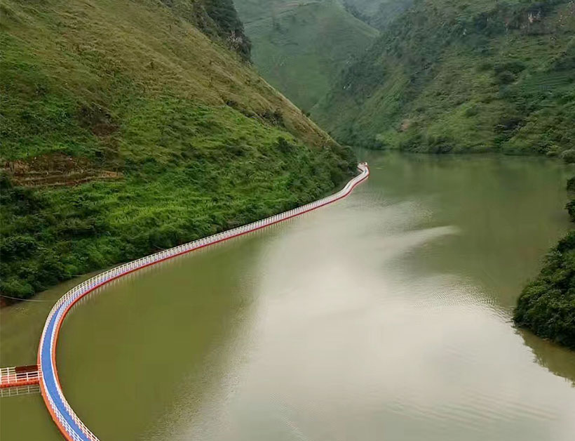 貴州紅果水上浮橋